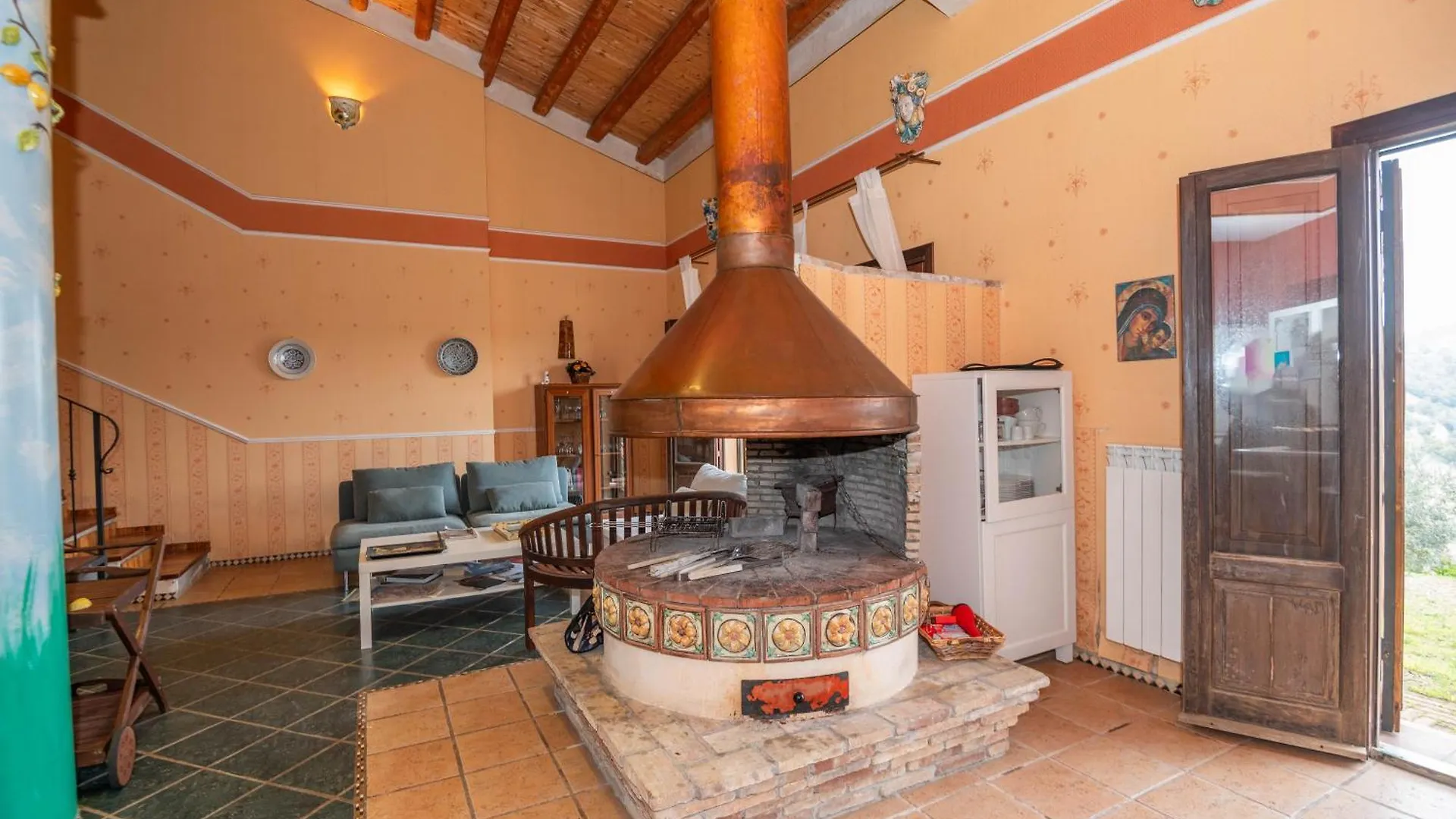 La Loggia Wanderlust Experience Villa Caltagirone Italien